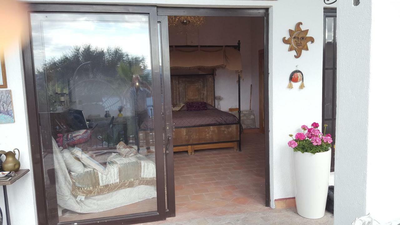 La Casona Azul Bed N Breakfast Santa Rosa de Jauregui Exterior foto