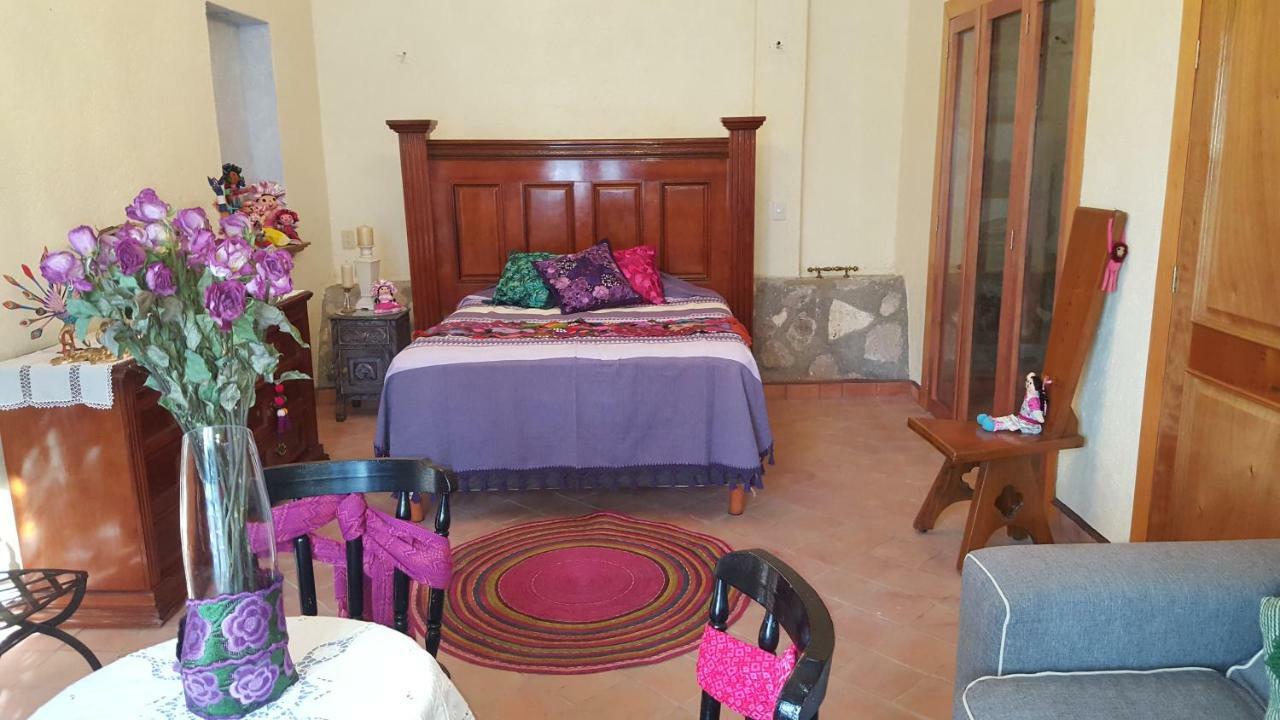La Casona Azul Bed N Breakfast Santa Rosa de Jauregui Exterior foto