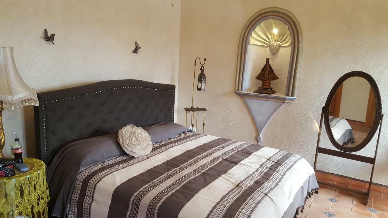 La Casona Azul Bed N Breakfast Santa Rosa de Jauregui Exterior foto
